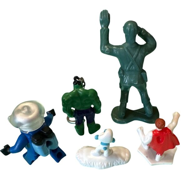 Mixed Lot of 8 Miniature Superhero Toys Buzz Lightyear Smurf Incredible Hulk - Picture 4 of 5